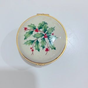 Lenox Holly Ring Box